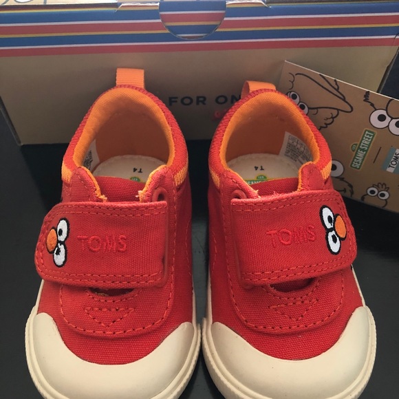 Elmo toms baby size 4 shoes - Picture 2 of 3